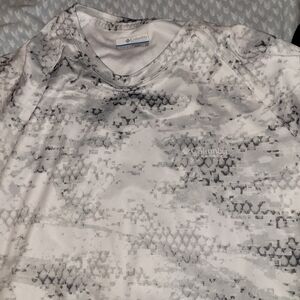 Womans Columbia Long Sleeve shirt  L